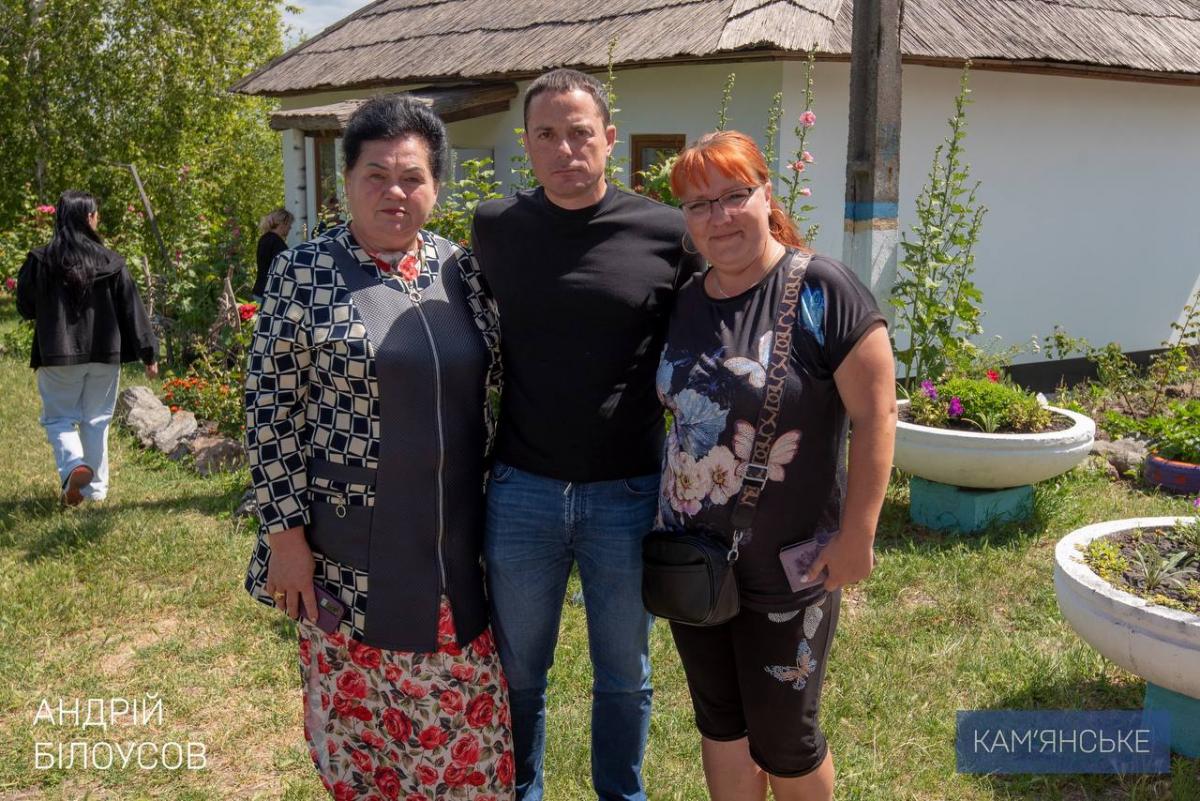 і