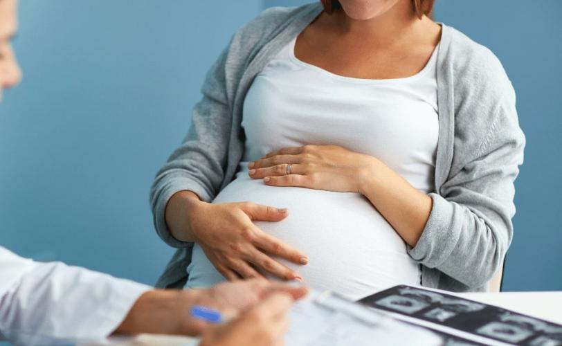 беременный живот