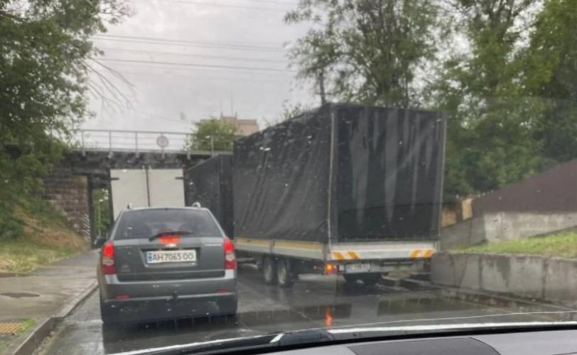 вантажівка