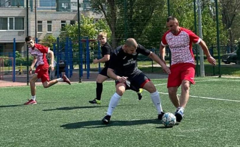 футболисты