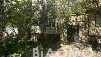 випав
