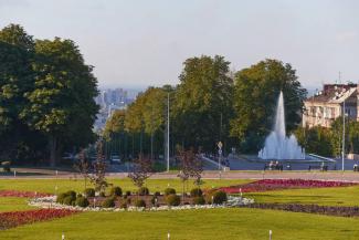 город