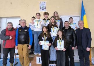 Диво-шашки у сніжних Карпатах