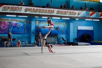 спортивна акробатика