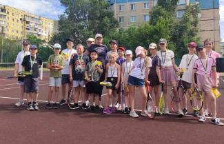 теніс