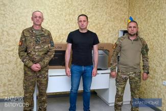 військові